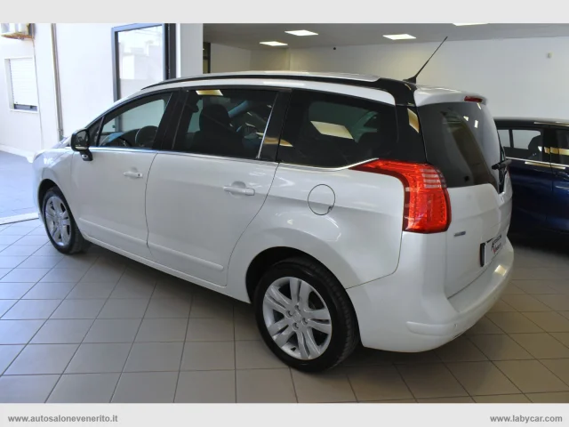 Auto - Peugeot 5008 bluehdi 120 s&s allure