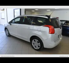 Auto - Peugeot 5008 bluehdi 120 s&s allure