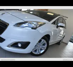 Auto - Peugeot 5008 bluehdi 120 s&s allure