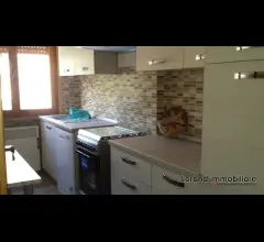 Appartamenti in Vendita - Appartamento, 4 vani con piccolo box