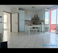 Appartamenti in Vendita - Trilocale ultimo piano con terra abitabile e posto auto