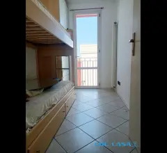 Appartamenti in Vendita - Trilocale ultimo piano con terra abitabile e posto auto