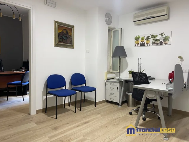 Appartamenti in Vendita - Stanza ufficio