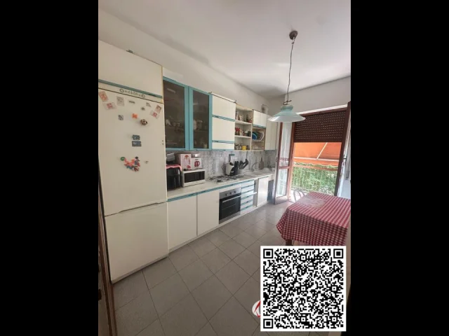Appartamenti in Vendita - Trilocale con box e cantina