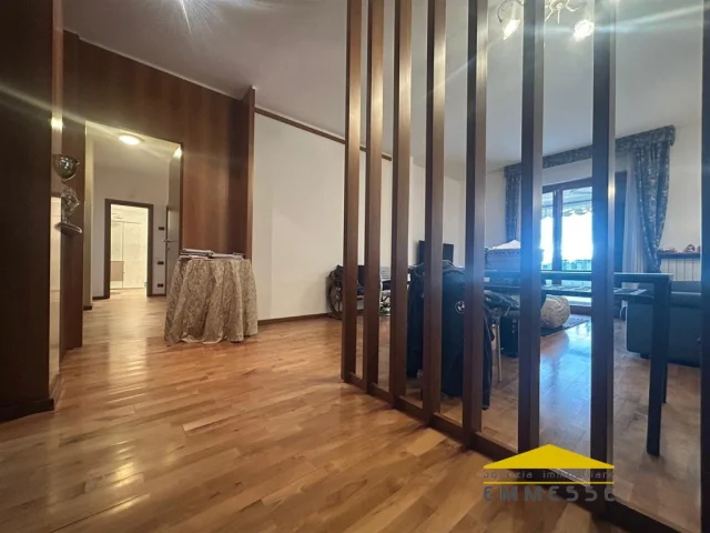Appartamenti in Vendita - Appartamento con terrazza in vendita a massa