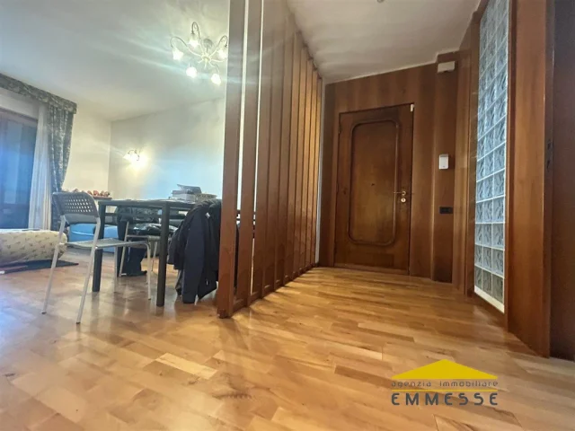 Appartamenti in Vendita - Appartamento con terrazza in vendita a massa