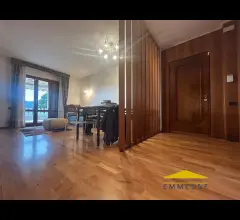 Appartamenti in Vendita - Appartamento con terrazza in vendita a massa