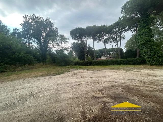Appartamenti in Vendita - Terreno agricolo in vendita a poveromo
