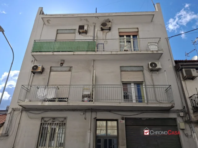 Appartamenti in Vendita - Piccolo trivani zona policlinico