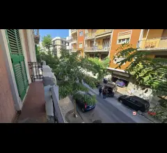 Via placida, rifinito e luminoso trivani e servizi