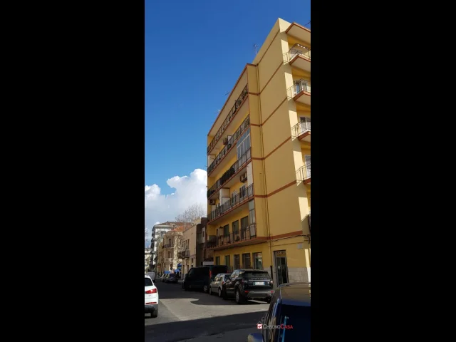 Appartamenti in Vendita - Via placida,3 camere per studenti/impiegati,uso transitorio