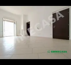 Appartamenti in Vendita - Indipendente, ristrutturato con terrazzo di proprietà