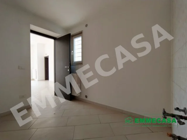 Appartamenti in Vendita - Indipendente, ristrutturato con terrazzo di proprietà