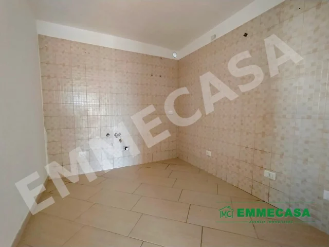 Appartamenti in Vendita - Indipendente, ristrutturato con terrazzo di proprietà