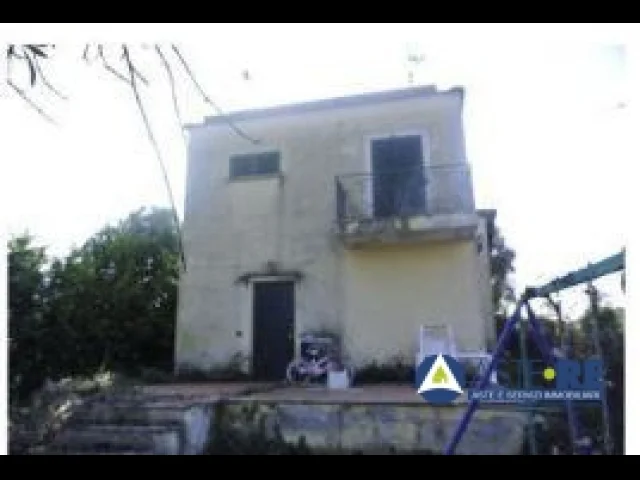 Appartamenti in Vendita - Rustici/casali - via degli aranci, 17