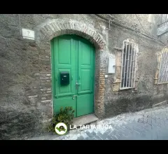 Casa indipendente in parte da ristrutturare