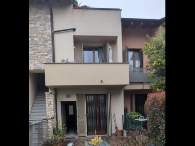 Appartamenti in Vendita - Abitazione di tipo civile - via e. fermi