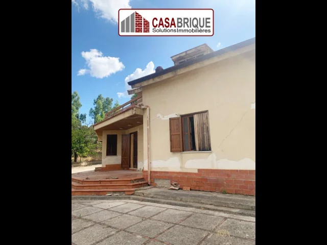 Appartamenti in Vendita - Villa panoramica a ventimiglia di sicilia, da ristrutturare