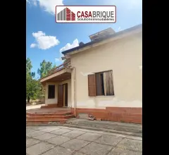 Appartamenti in Vendita - Villa panoramica a ventimiglia di sicilia, da ristrutturare