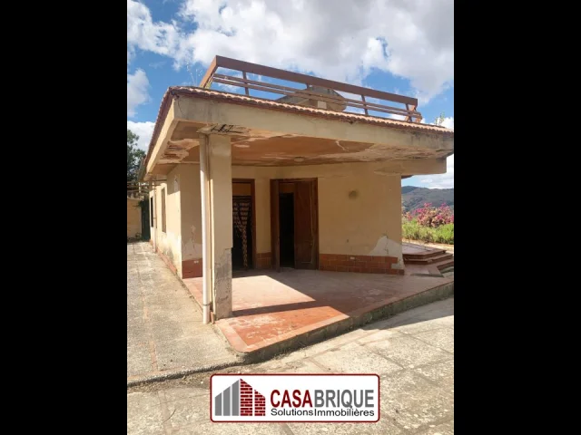 Appartamenti in Vendita - Villa panoramica a ventimiglia di sicilia, da ristrutturare