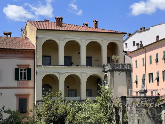 Appartamento nobile con terrazza sul fiume