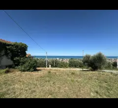 Appartamenti in Vendita - Terreno con collabente vista mare in vendita