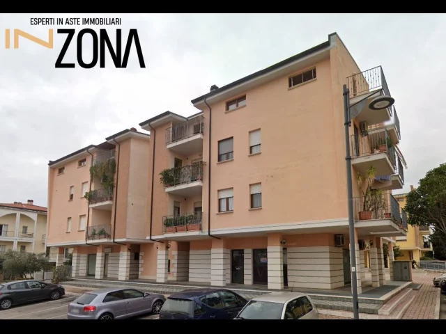 Abitazione di tipo civile - via marche n. 3
