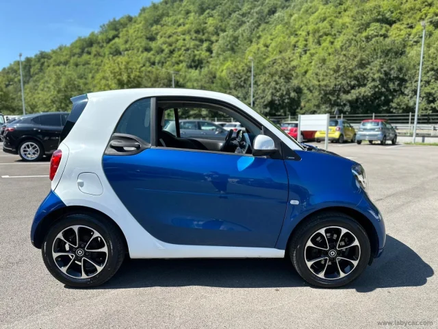 Auto - Smart fortwo 70 1.0 twinamic passion