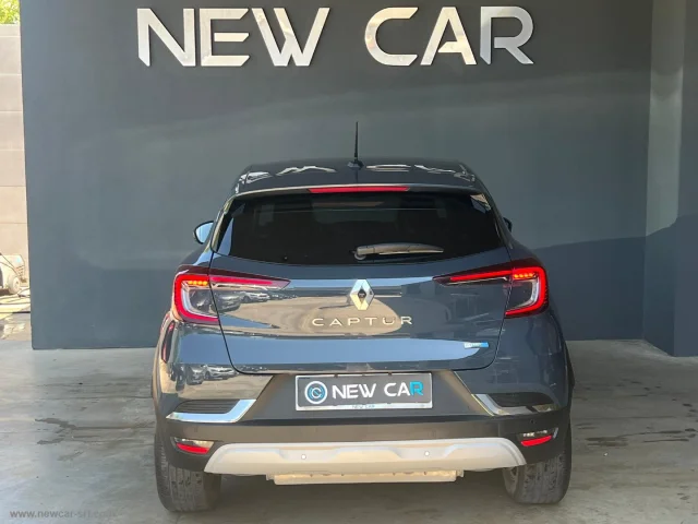 Auto - Renault captur plug-in hybrid e-tech 160 cv int.