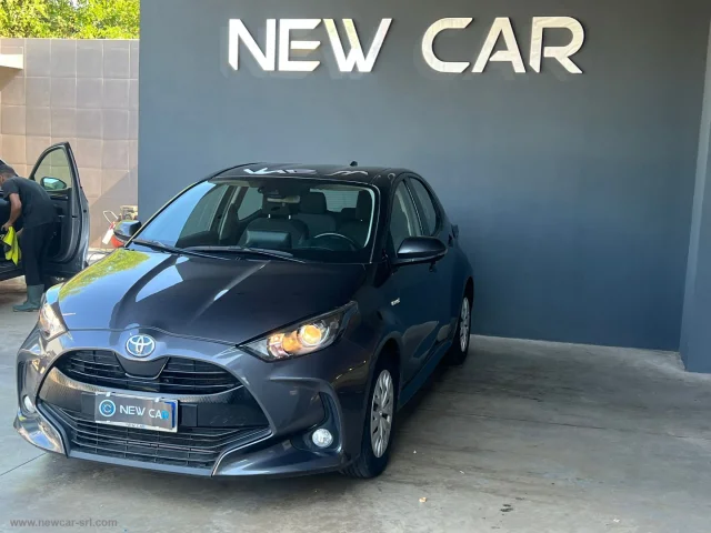 Auto - Toyota yaris 1.5 hybrid 5p. business