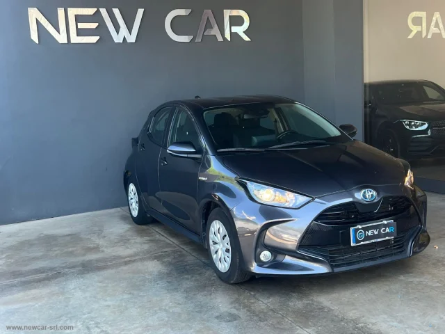 Auto - Toyota yaris 1.5 hybrid 5p. business