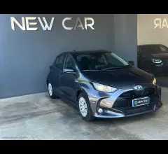 Auto - Toyota yaris 1.5 hybrid 5p. business