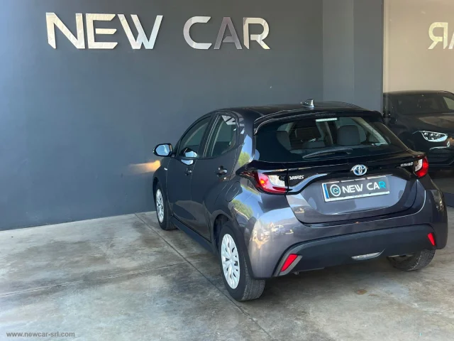 Auto - Toyota yaris 1.5 hybrid 5p. business