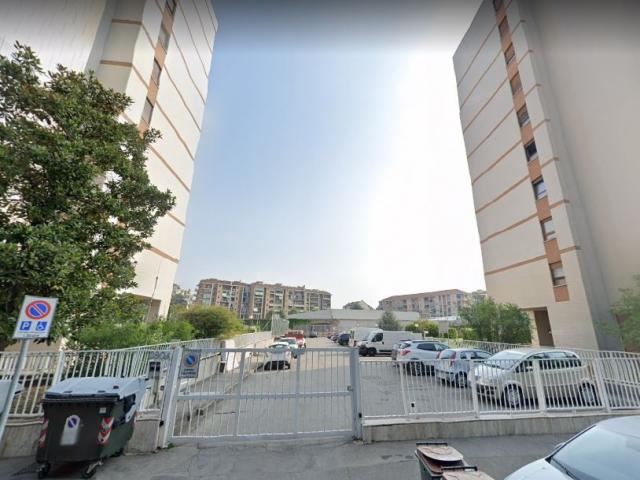 Ampio locale pozzo strada
