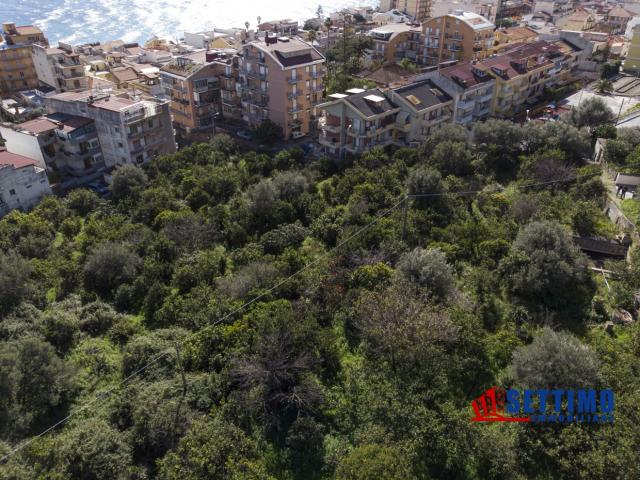 Case - Ampio terreno sito nel comune di santa teresa di riva