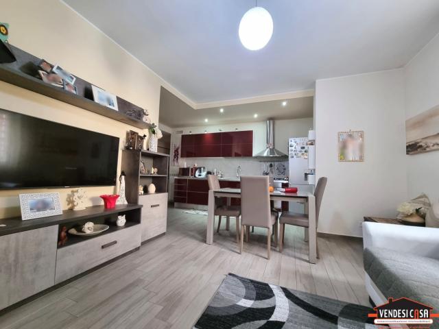 Appartamenti in Vendita - Piano seminterrato - trivani + acc. ristrutturato zona posta canneto