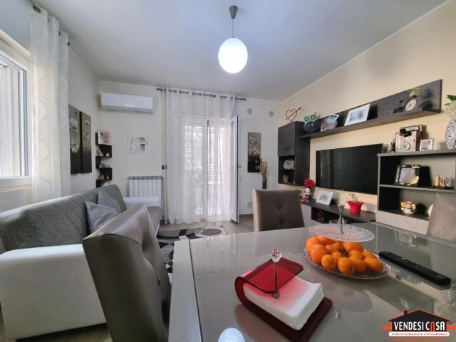 Appartamenti in Vendita - Piano seminterrato - trivani + acc. ristrutturato zona posta canneto