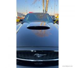 Auto - Ford mustang 3.7 v6 coupe' a/t