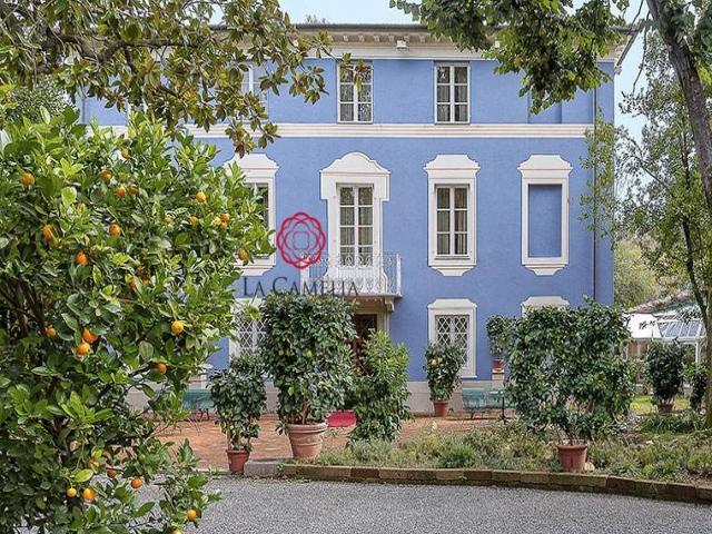 Villa con piscina a pochi km dal centro di lucca