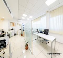 Case - Locale uso ufficio  di 160mq