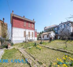 Case - Casa indipendente con ampio giardino