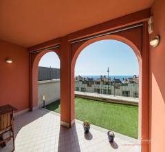 Appartamenti in Vendita - Appartamento vista mare