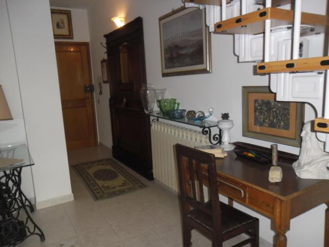 Appartamenti in Vendita - Villa indipendente con piscina e vista mare