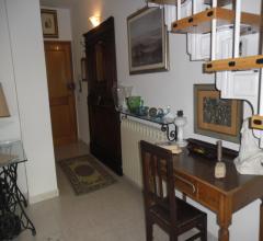 Appartamenti in Vendita - Villa indipendente con piscina e vista mare
