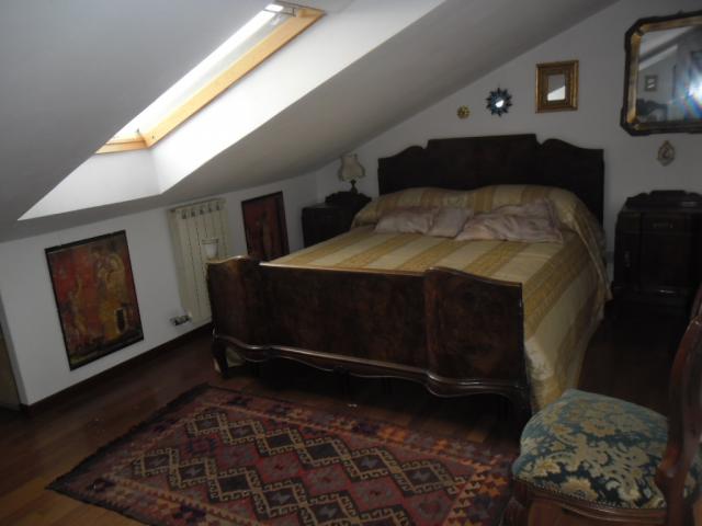 Appartamenti in Vendita - Villa indipendente con piscina e vista mare