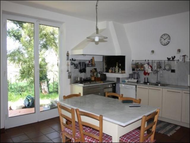 Appartamenti in Vendita - Villa vicino a sarzana