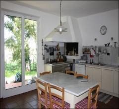 Appartamenti in Vendita - Villa vicino a sarzana