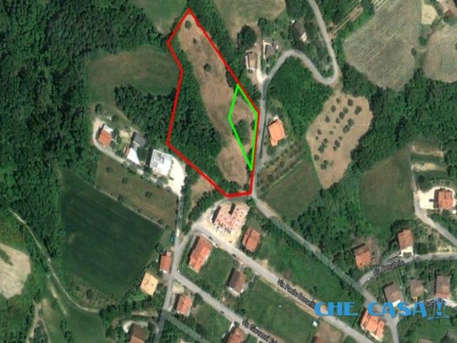 Case - Terreno edificabile di 8.500 mq a gemmano