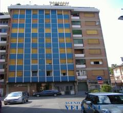 Appartamento con 3 camere in prima periferia