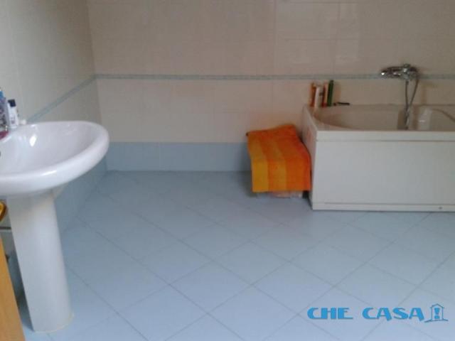 Appartamenti in Vendita - Vendesi casa singola in zona carpi pezzana
